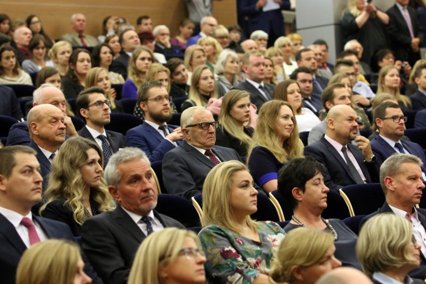 Inauguracja nowego roku akademickiego w UMCS. Flagi i czek od premiera (ZDJĘCIA)