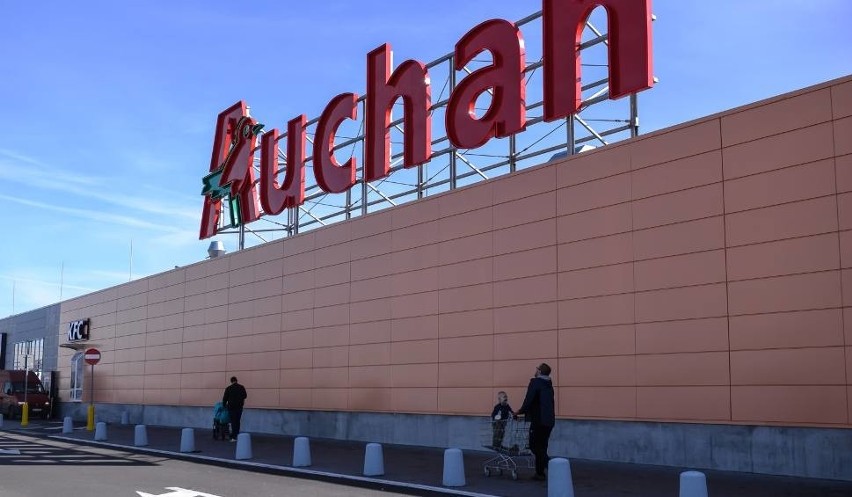 Sklepy „Auchan” w święta państwowe 1 i 3 maja będą...