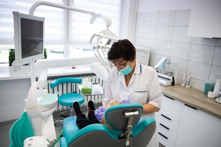 W SP nr 153 dentysta przyjmuje uczniów dwa razy w tygodniu