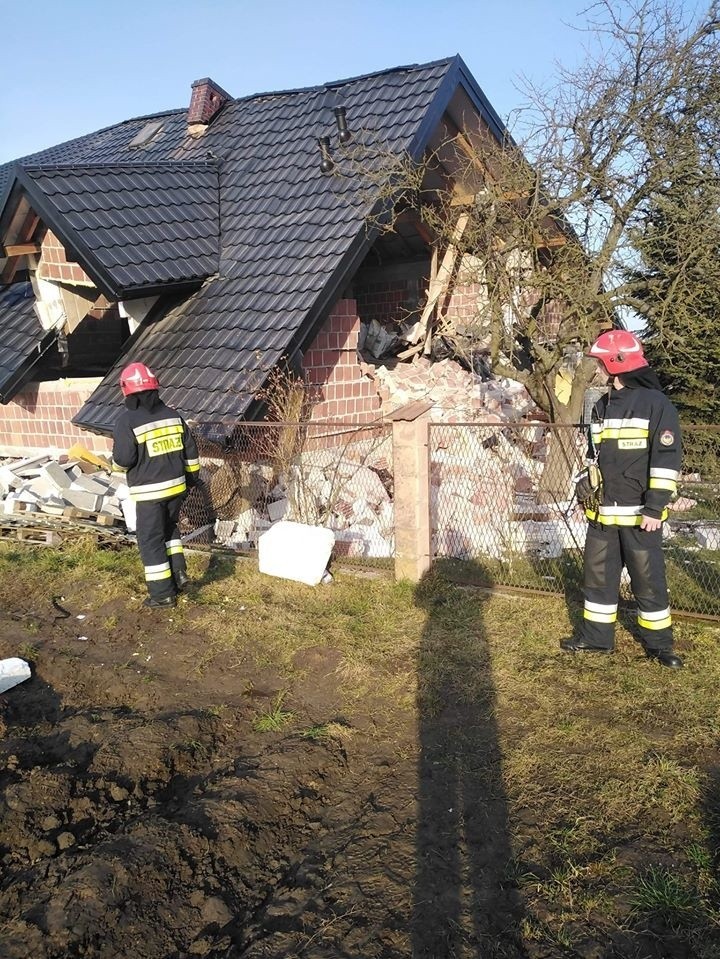 Pilne! Wybuch gazu w budynku mieszkalnym w Żydowie (powiat krakowski). Wewnątrz były cztery osoby [ZDJĘCIA] 16.02.2020