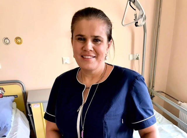Jolanta Kwiecjasz z powiatu staszowskiego to nowa pielęgniarka roku. Praca to jej największe hobby.