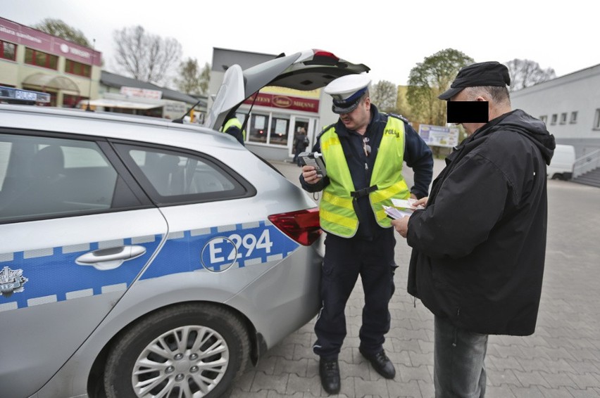 Kierowca busa powiedział, że nie tylko nie widział inwalidy...