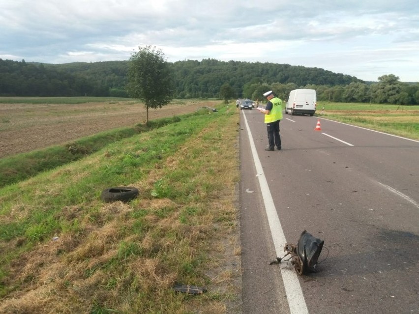 Wypadek w Korytnikach. Jedna osoba trafiła do szpitala [ZDJĘCIA INTERNAUTY]