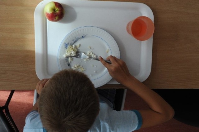 Na Opolszczyźnie z różnych form dożywiania korzysta około 14 tys. dzieci, połowa je darmowe obiady w szkole.