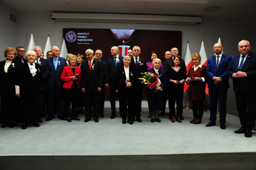 Kraków. Wręczono Krzyże Wolności i Solidarności i Medale Stulecia Odzyskanej Niepodległości 