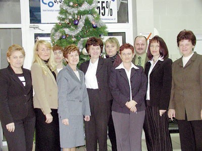 Pracownicy banku Pekao SA w Ostrołęce. Na zdjęciu od lewej:...