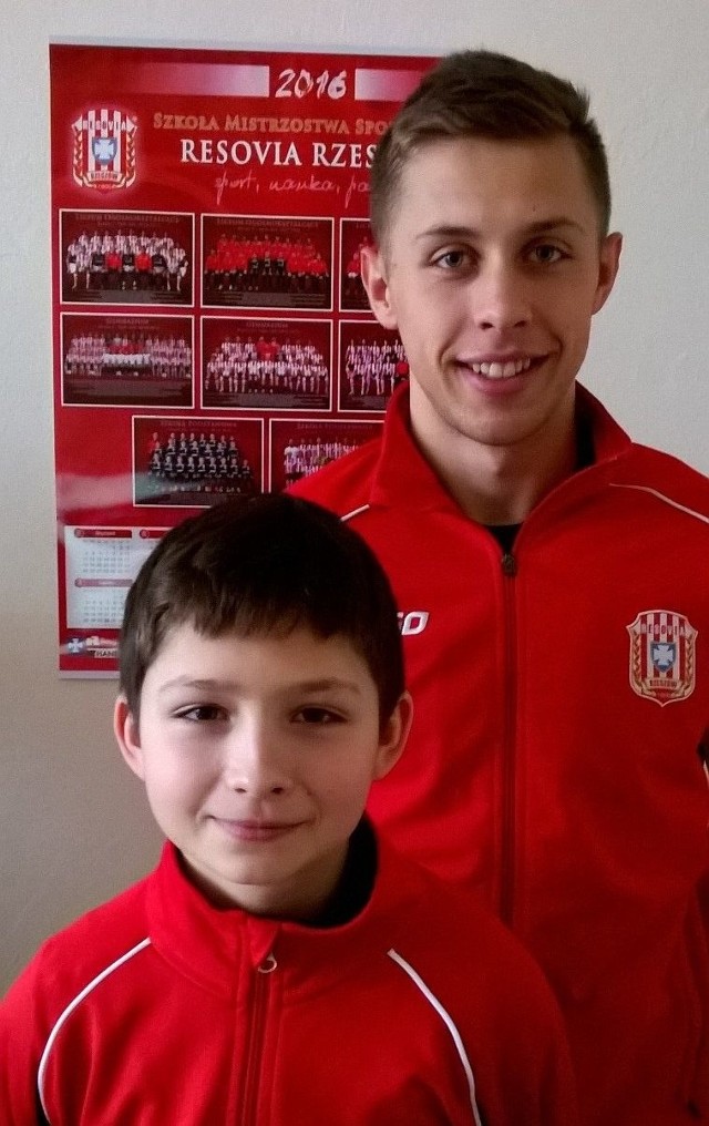 Licealista Piotr Gnatek (z prawej) i gimnazjalista Filip Barabasz pokazali, że warto ciężko pracować