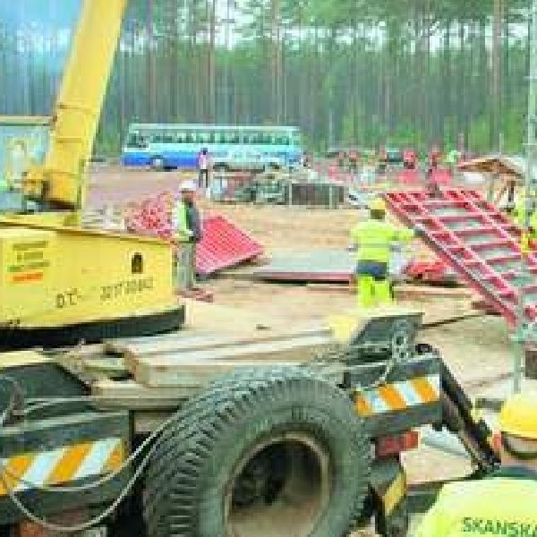 Po kilkuletnim okresie zawiedzionych oczekiwań, w 2009 r. firmy budowlane wreszcie przyspieszyły budowę dróg krajowych i autostrad.