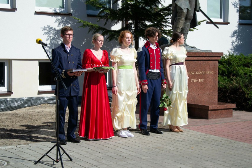 Święto patrona szkoły w Zespole Szkół Nr 2 imienia Tadeusza Kościuszki w Stalowej Woli. Zobacz zdjęcia 