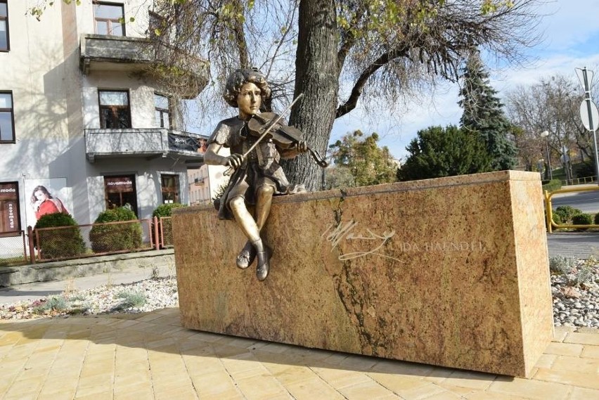 Pomnik skrzypaczki Idy Haendel ozdobił skwer w Chełmie                 
