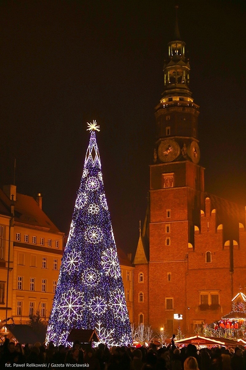 Wrocław już świąteczny. Zobacz jak pięknie wyglądają nowe ozdoby [ZDJĘCIA]