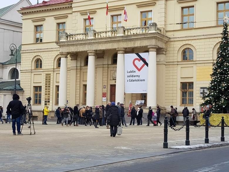 W południe w Lublinie rozbrzmiały syreny alarmowe.