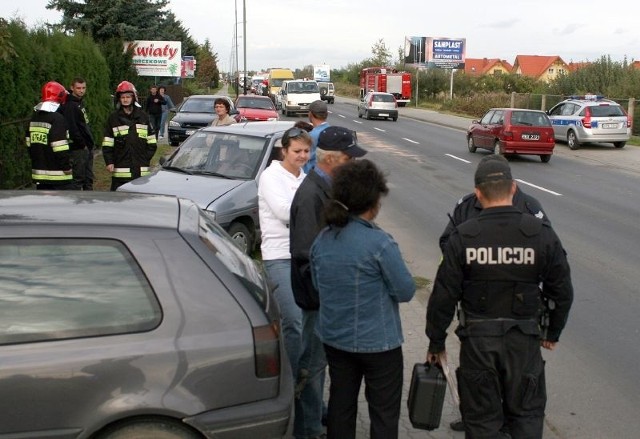 W tym zdarzeniu na szczęście nikt nie odniósł obrażeń, ale uszkodzone zostały cztery samochody.