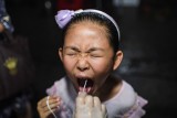 Chiny: Wystarczy kilkadziesiąt zakażeń koronawirusem i blokada obejmuje milion ludzi