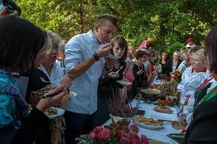 Gościem Festiwalu Ziemniaka w Muzeum Wsi Radomskiej będzie Karol Okrasa.