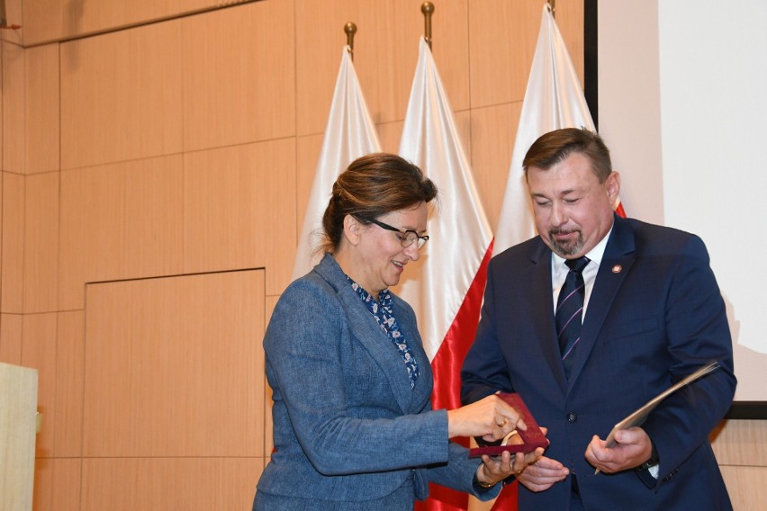 W Kielcach obchodzono 100-lecie służb sanitarnych. Medale dla zasłużonych (WIDEO, ZDJĘCIA)