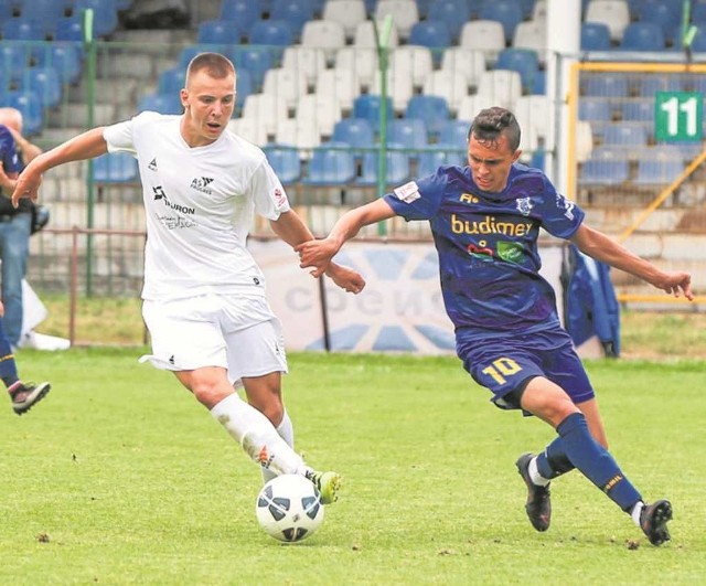 Juniorzy starsi AS Progres (białe stroje) dobrze zaczęli sezon