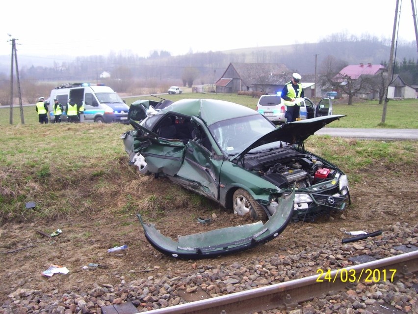 Zborowice. Drezyna wjechała w samochód [ZDJĘCIA, WIDEO]