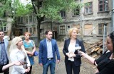 Mieszkańcy ul. Piotrkowskiej 243 zrobili awanturę prezydent miasta. Ze ślimakami do Zdanowskiej
