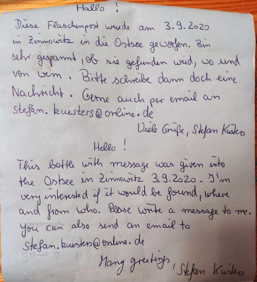 List w butelce z prośbą Niemca wyłowiony na plaży koło Rowów przez słupszczanki