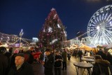 Wielka choinka na rynku w Katowicach rozbłysła setkami światełek. Czuć już świąteczny klimat, zobaczcie zdjęcia!