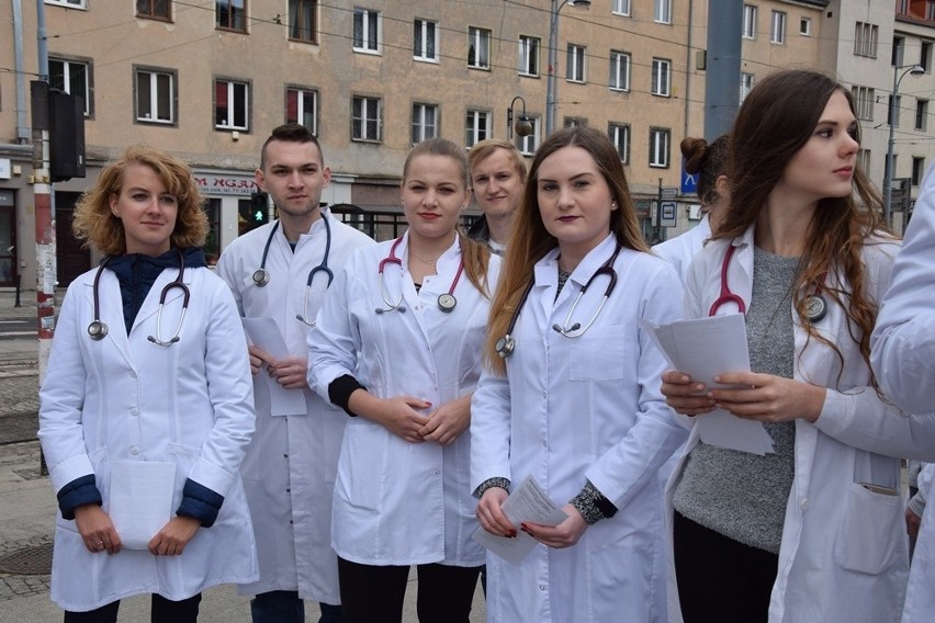 Protest studentów medycyny we Wrocławiu (ZDJĘCIA)