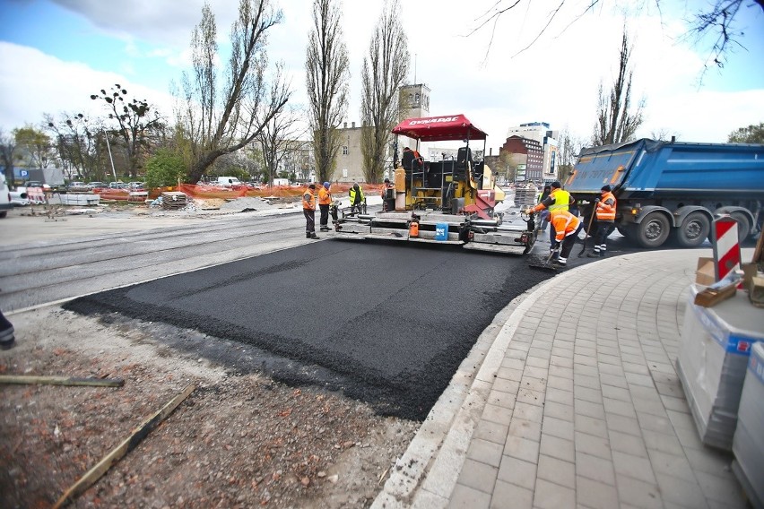 Wielkie zmiany dla kierowców na placu Orląt Lwowskich. To nowy etap budowy trasy na Nowy Dwór