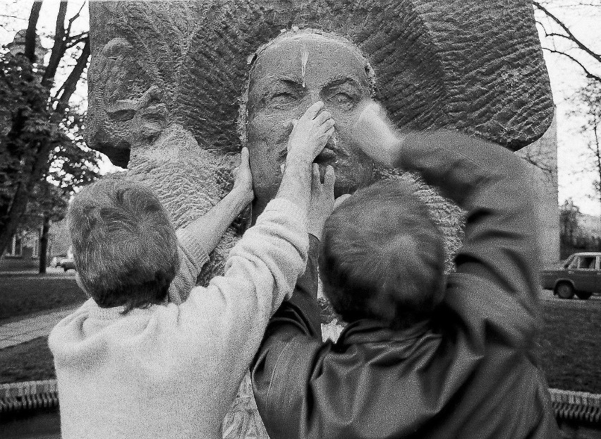 Historyczny moment: Wincenty Laskowski (z lewej) i Paweł...