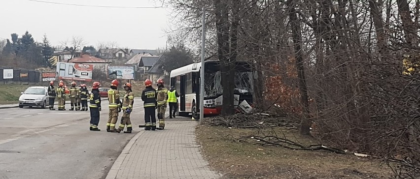 Dramatyczny wypadek autobusu w Jastrzębiu-Zdroju. Dziewięć...