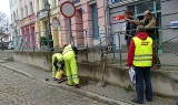 Podzamcze: Nowa organizacja ruchu, wprowadzono pierwsze zakazy