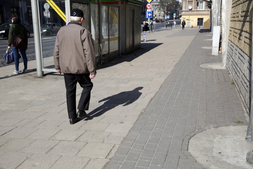 Chodniki do poprawy. Jeszcze w marcu prace na trotuarach przy Lubartowskiej oraz Głębokiej