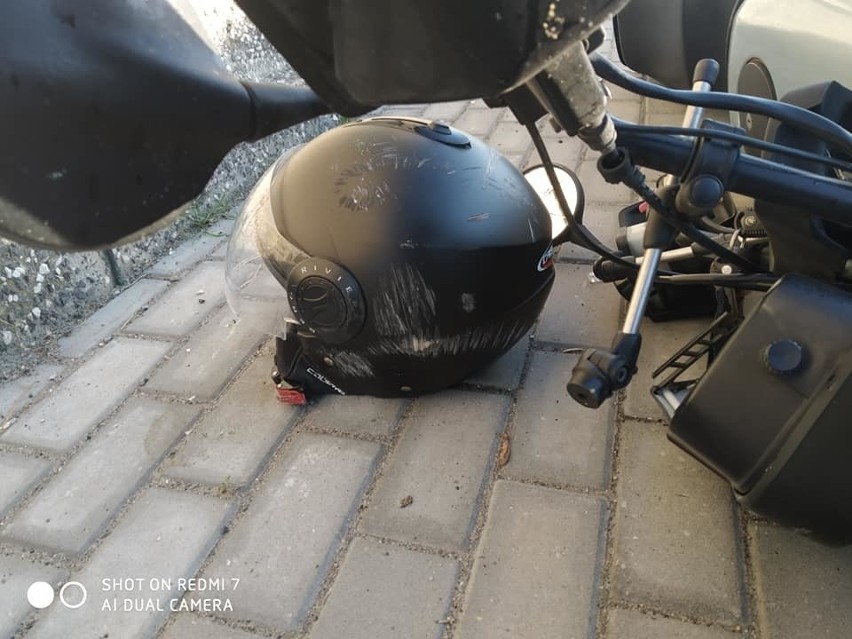 Wypadek w Gniewczynie Łańcuckiej. Zderzenie opla z motocyklem. Ranny został kierujący jednośladem [ZDJĘCIA]