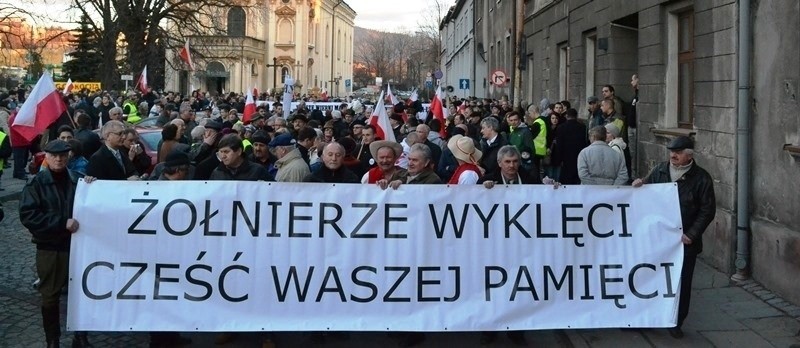 Niesmak po Marszu Żołnierzy Wyklętych w Bielsku-Białej. Historia + polityka = konflikt