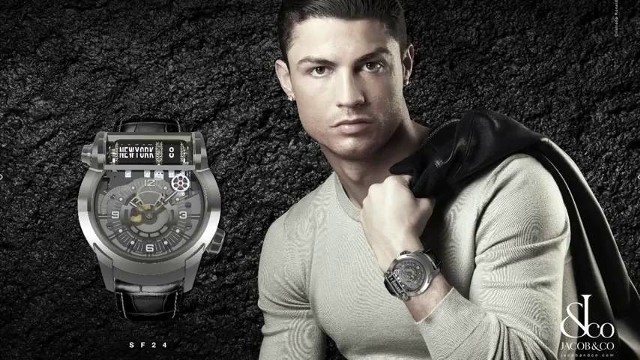 Cristiano Ronaldo często występuje w roli fotomodela promując swoją twarzą wiele produktów