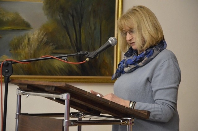 Krystyna Gruszka, naczelnik wydziału nadzoru właścicielskiego w Urzędzie Miejskim w Pińczowie. 16 marca podczas ostatniej sesji rady miejskiej przedstawiła podsumowanie funkcjonowanie Karty Dużej Rodziny w 2017 roku.