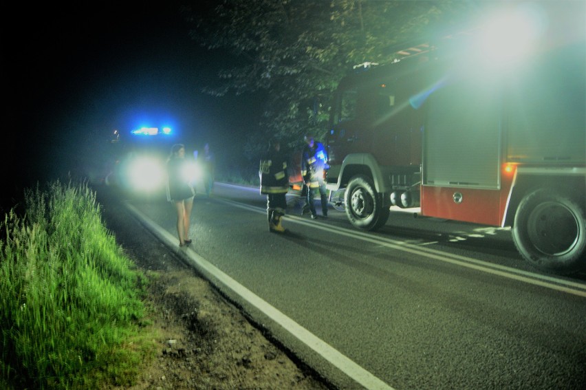 Spisz: Nocny wypadek w Jurgowie. Krakowska półciężarówka wjechała w ciągnik [ZDJĘCIA]