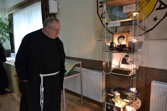 Wystawa "W drodze do świętości" poświęcona jest pamięci franciszkanina Michała Tomaszka