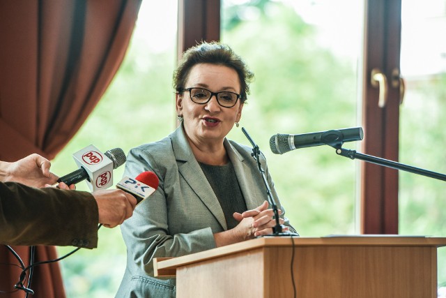 Pani minister zwykle prezentuje doskonały humor. Czy jej nie opuści?