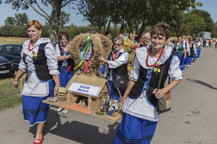 Prezentacja dożynkowych wieńców to element nieodzowny