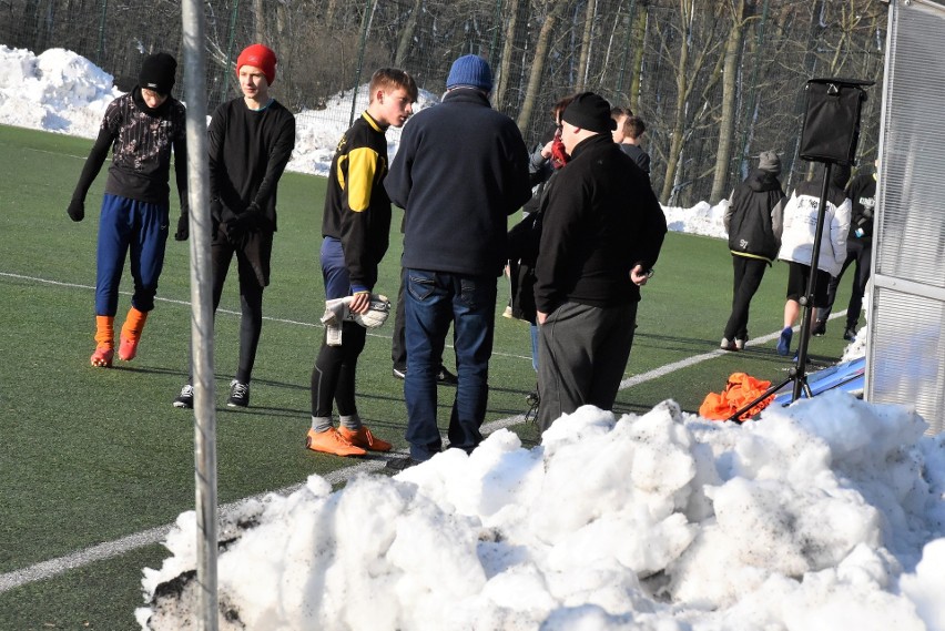 W ramach "Aktywnych Ferii z OSiR" na bocznym boisku Stadionu...