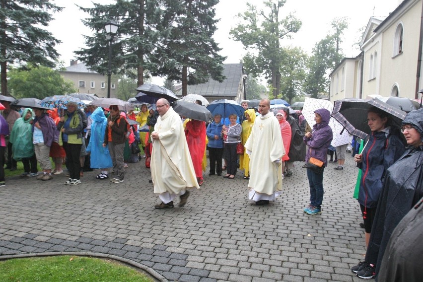 Wyruszyła 25. Piesza Pielgrzymka Diecezji Bielsko-Żywieckiej na Jasną Górę 2016 [ZDJĘCIA]