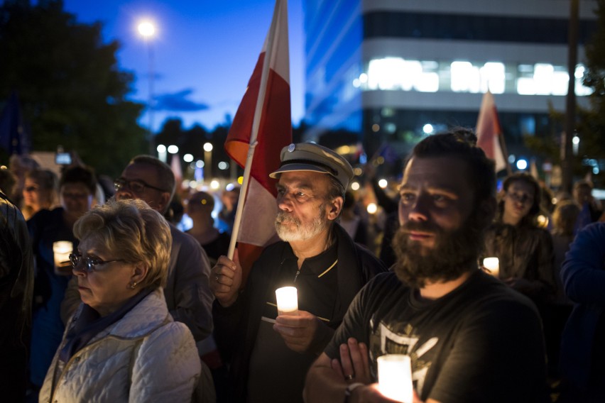 Kraków. "Łańcuch Światła" kolejny raz pod krakowskim sądem [ZDJĘCIA]