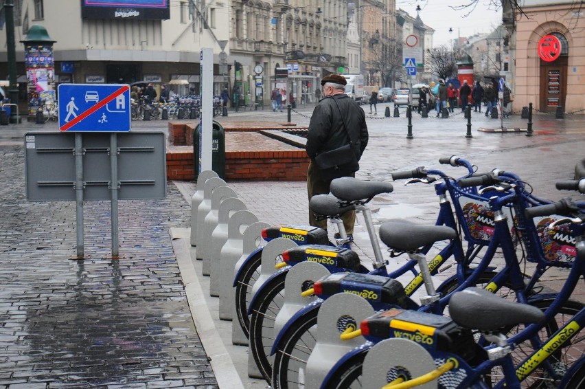 Nie ma szans na likwidację opłat za parkowanie auta przy urzędach, sądach i szpitalach