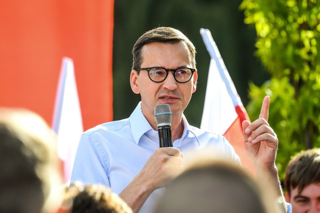 Postaramy się ekogroszek i pelet w większych ilościach kupić, bo to jest dzisiejszy problem na rynku - powiedział Mateusz Morawiecki