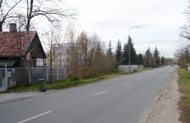 Na ulicy Szydłowieckiej w Radomiu budowane będą między innymi chodniki, ułożona zostanie też nowa nawierzchnia.