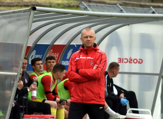 Piotr Plewnia z powodzeniem radzi sobie w roli pierwszego trenera Odry. Teraz otrzyma szansę uzyskania najwyższej możliwej licencji trenerskiej.