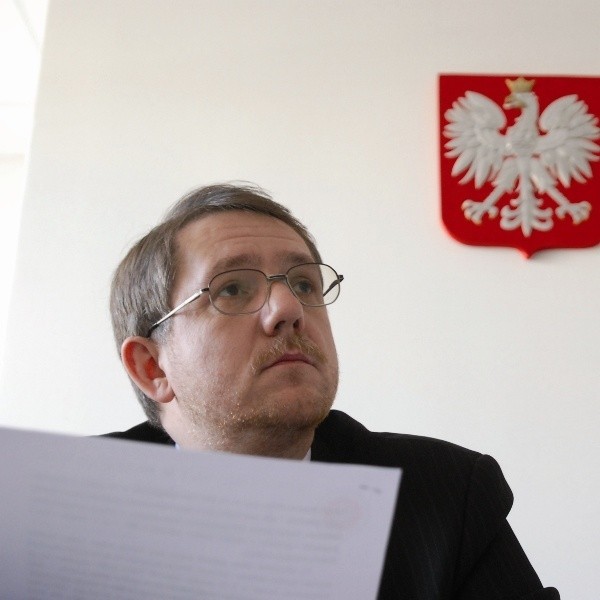 Jarosław Schabieński pełni jednocześnie funkcję marszałka, sejmiku i zarządu województwa.Decyzje podejmuje jednogłośnie.