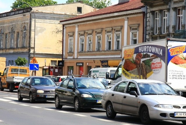 W porze szczytu komunikacyjnego ulice Jarosławia są zakorkowane. Podczas blokady przejazd będzie niemożliwy