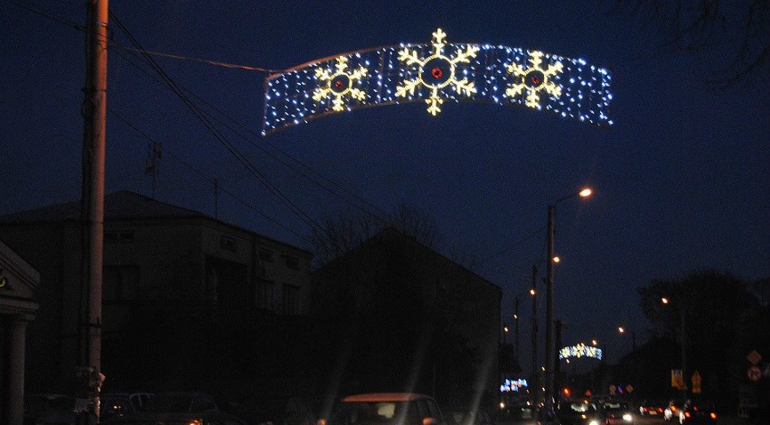 We Włoszczowie już czuć świąteczną atmosferę. Zobacz bożonarodzeniowe iluminacje (ZDJĘCIA)