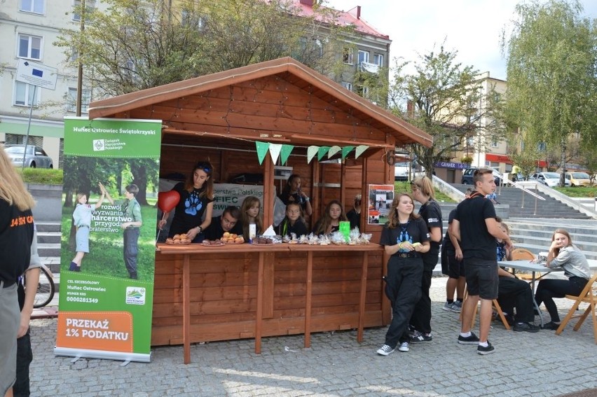 Bezpieczny festyn na Rynku w Ostrowcu. Dzieci i dorośli korzystali z atrakcji